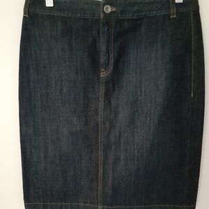 Banana republic  mid blue jean skirt size 6